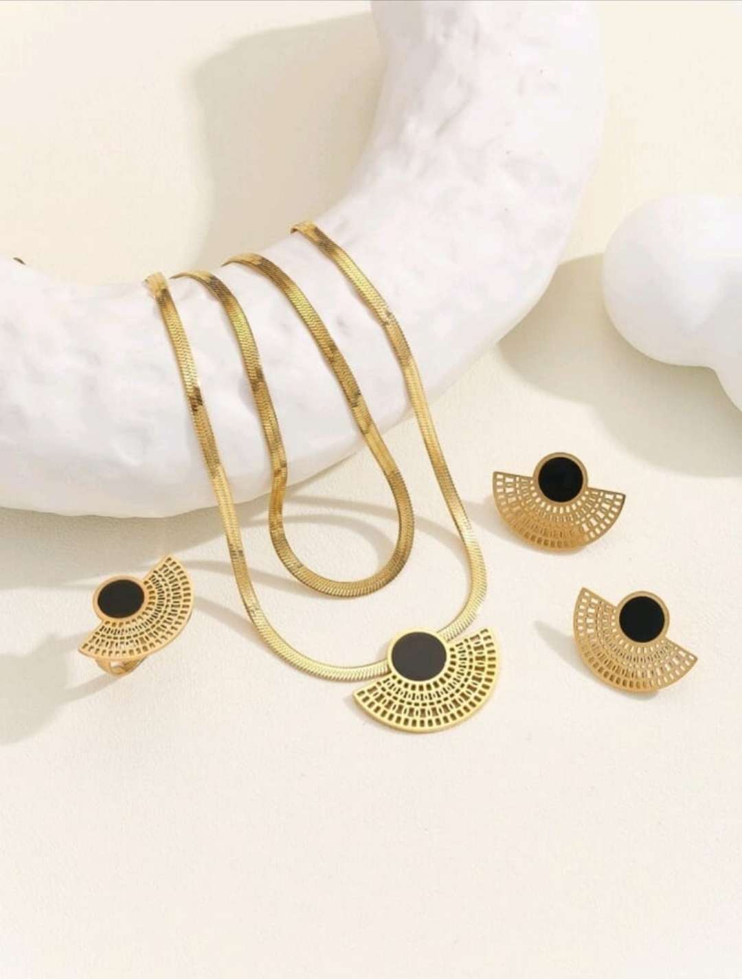 طقم ستانلس ستيل بالختم ـ stainless steel