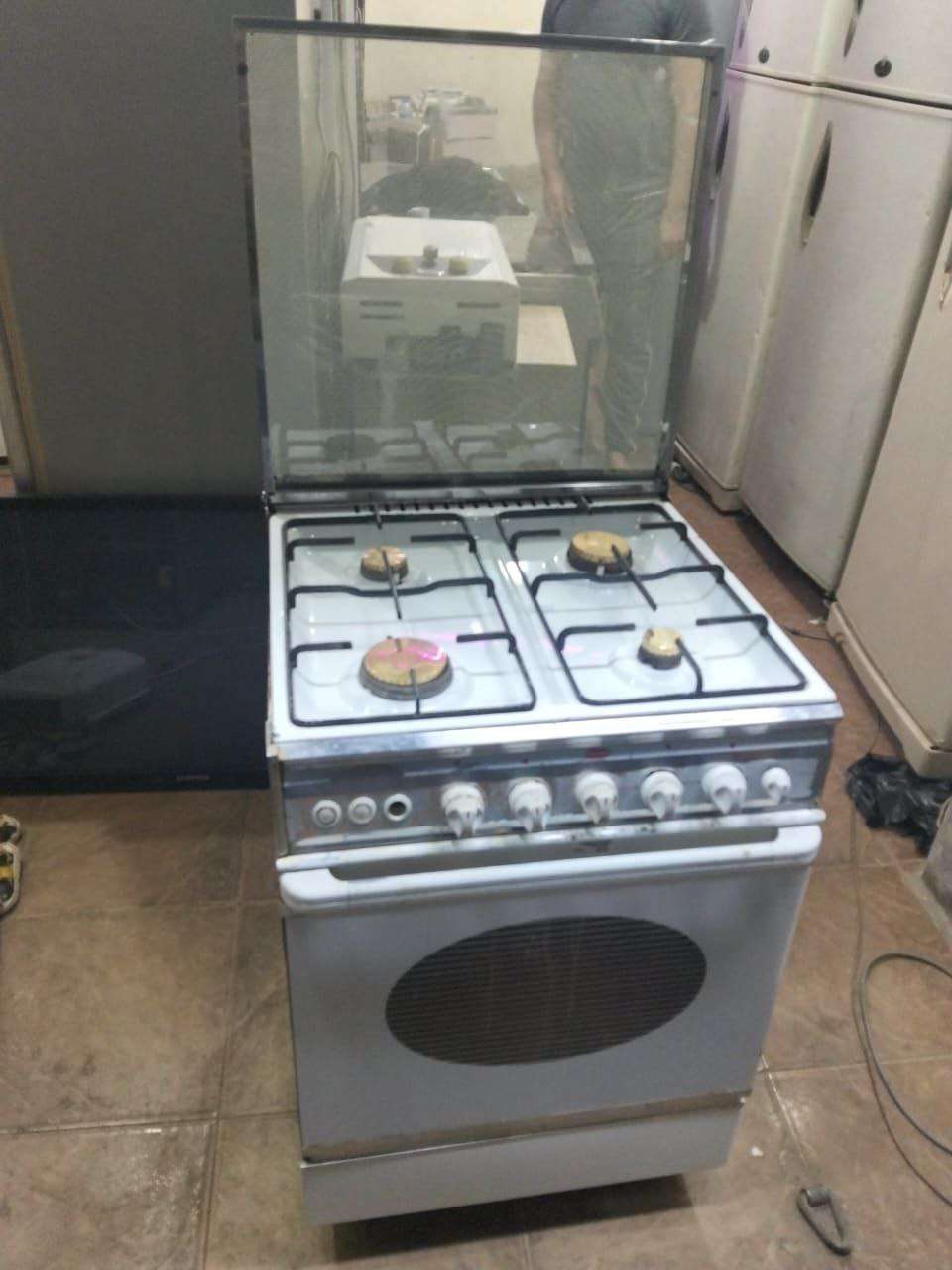 بوتجاز يونيفرسال ٤ شعله مقاس ٥٥سم  جاهز غاز طبيعي لون