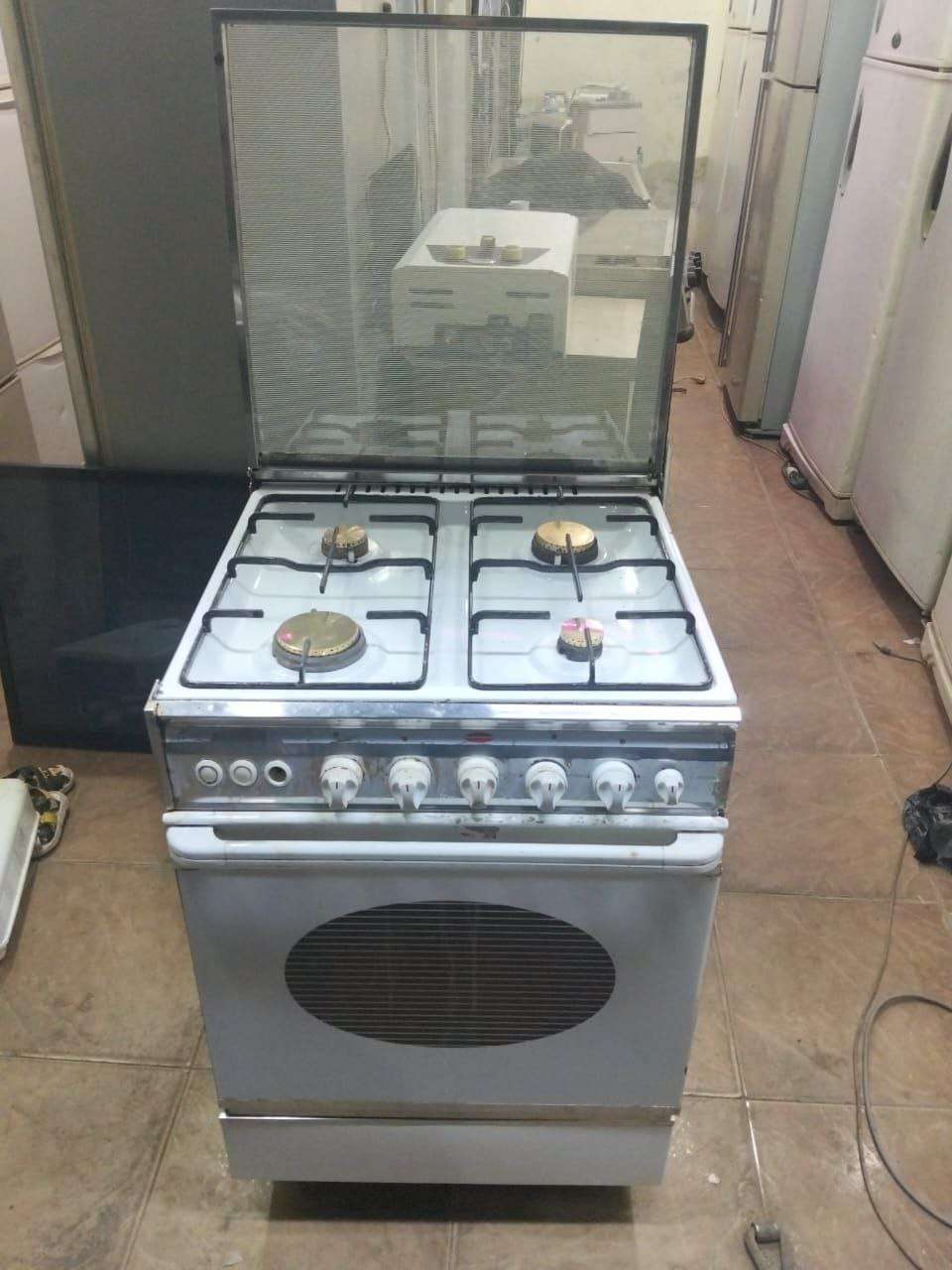 بوتجاز يونيفرسال ٤ شعله مقاس ٥٥سم  جاهز غاز طبيعي لون