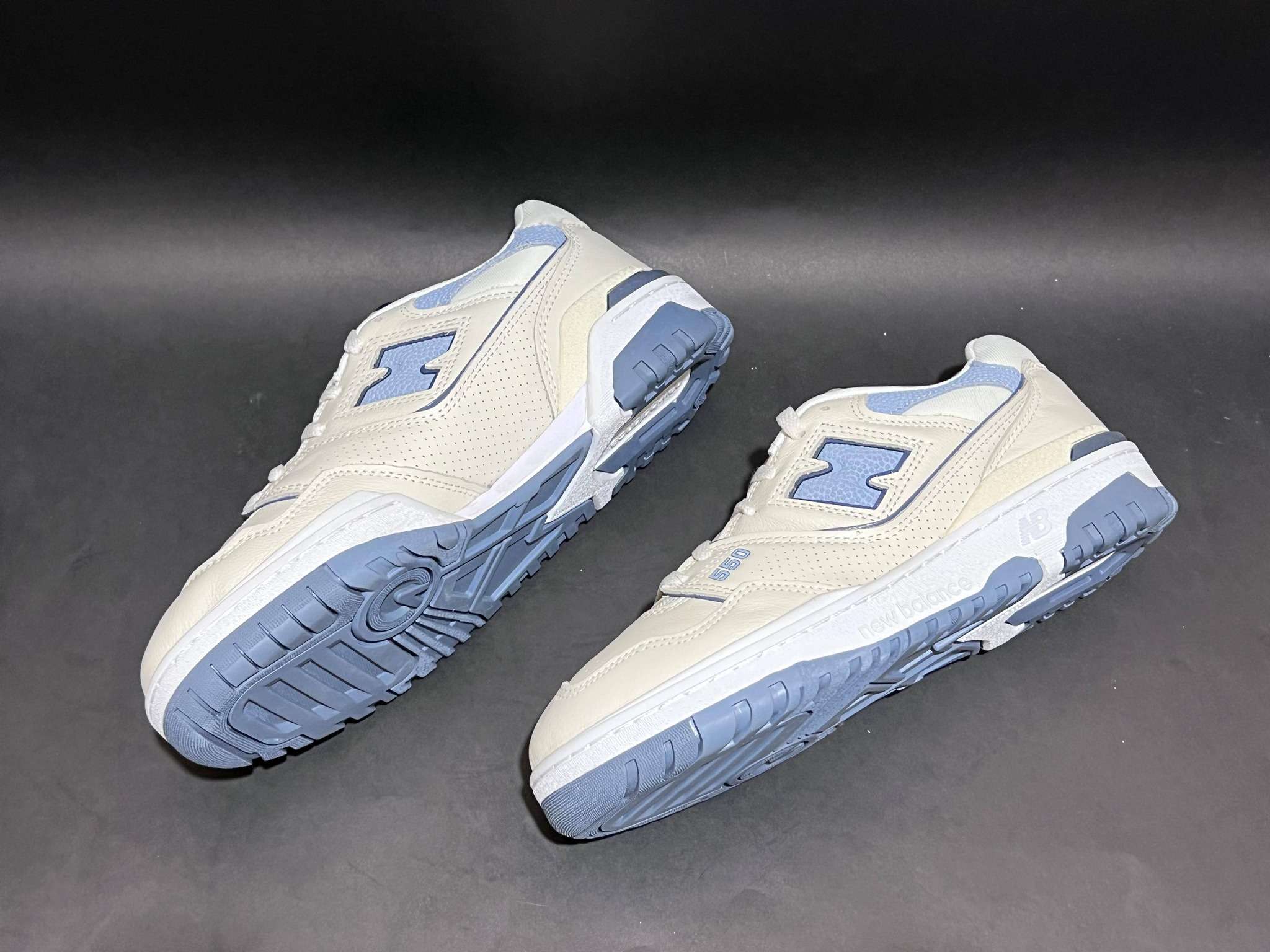 New Balance Sneakers 550