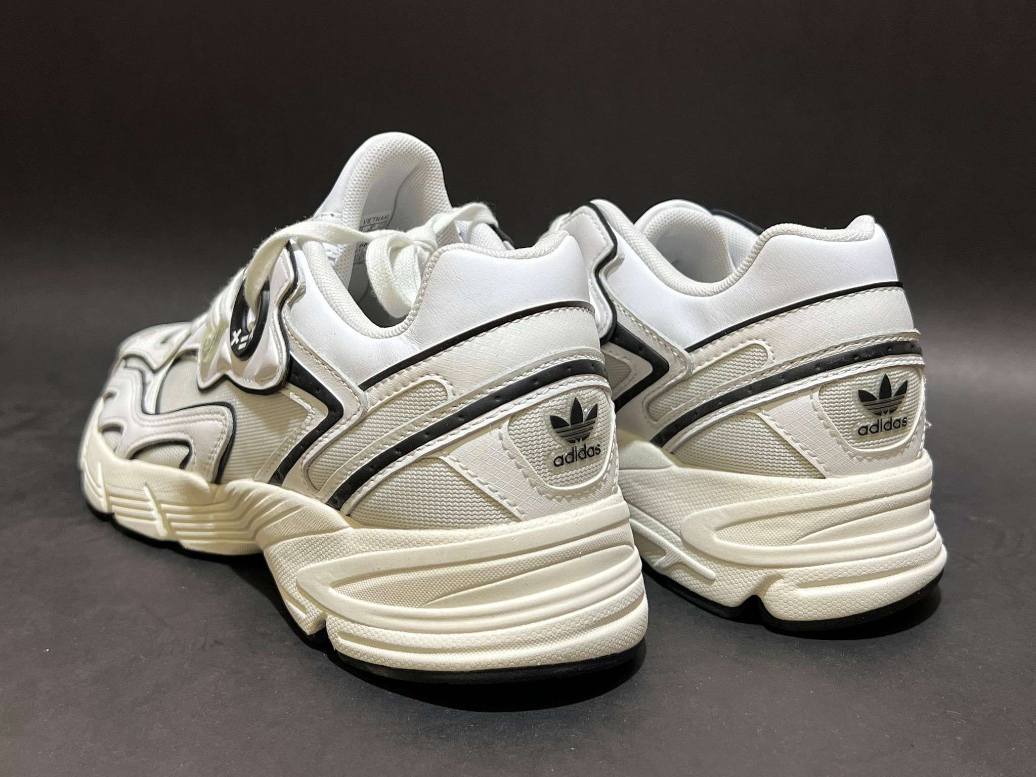 Adidas Original Sneakers  Astir