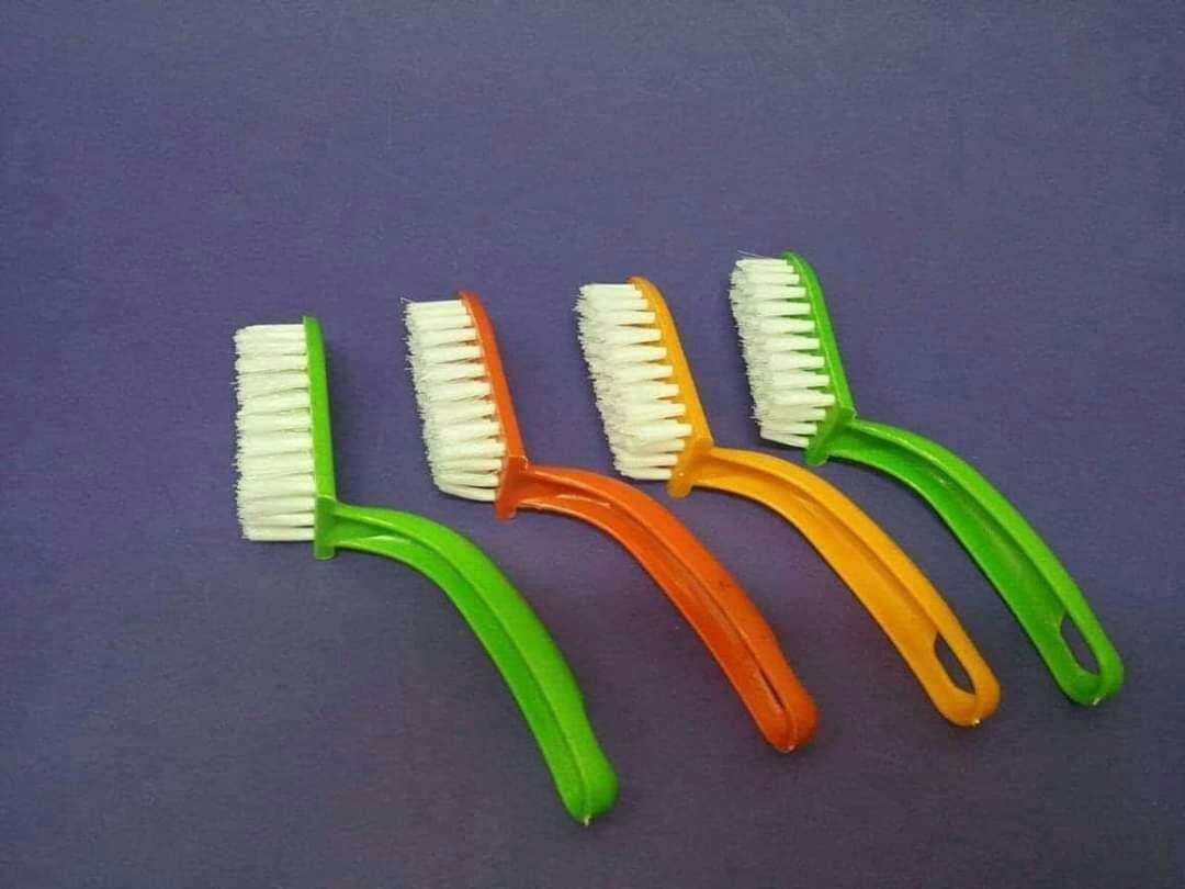فرشه غسيل الكوتشى