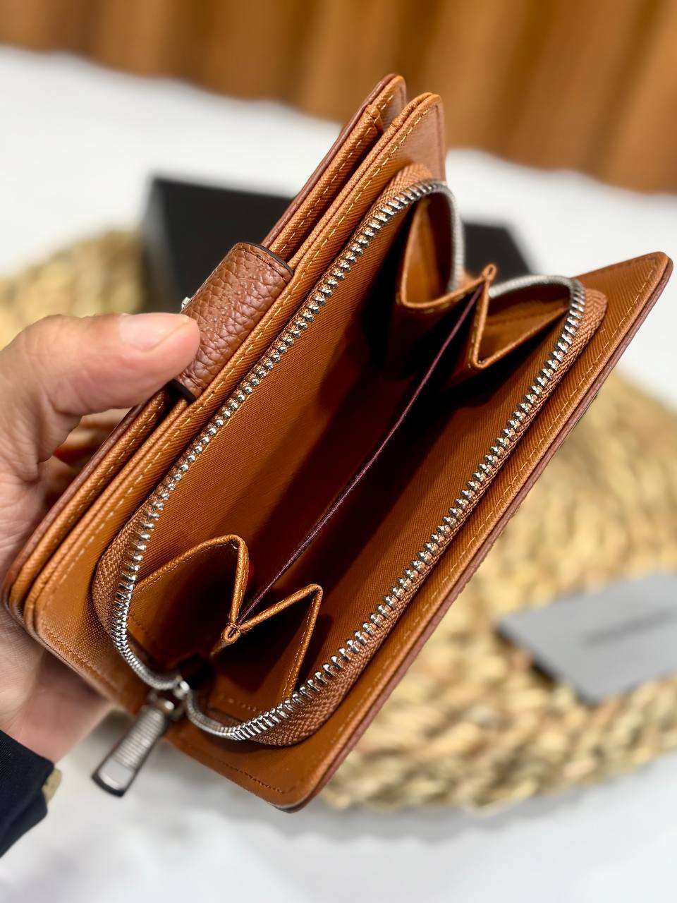محفظه وبوك وكراته