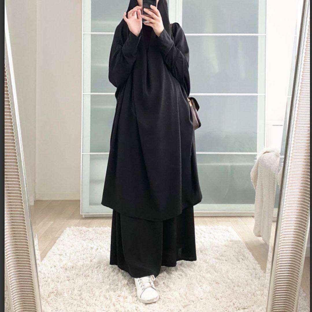 إدناء فرنسي قطعتين