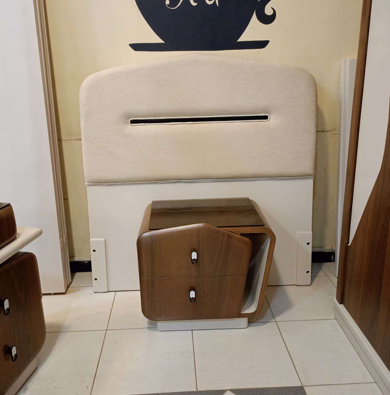 غرفة  شبابى