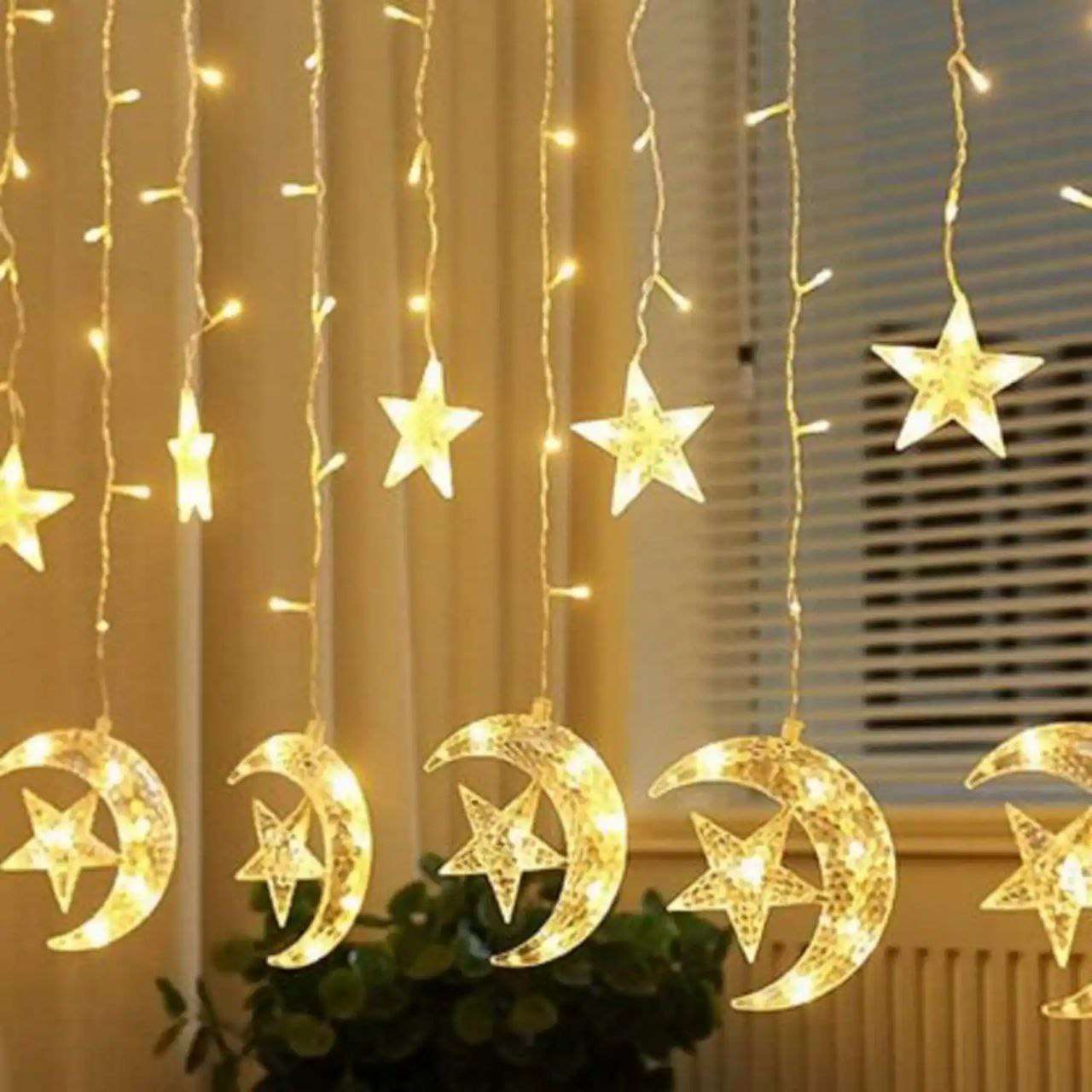 حبل نور هلال ونجمه رمضان كريم