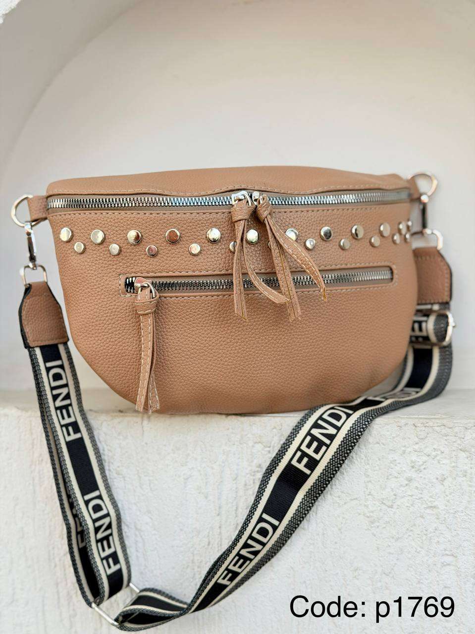 waist bag شنطة وسط و هاي وسط
