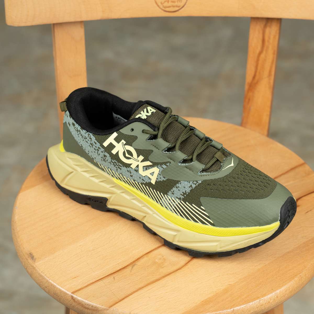 كوتشي Hoka vev1
