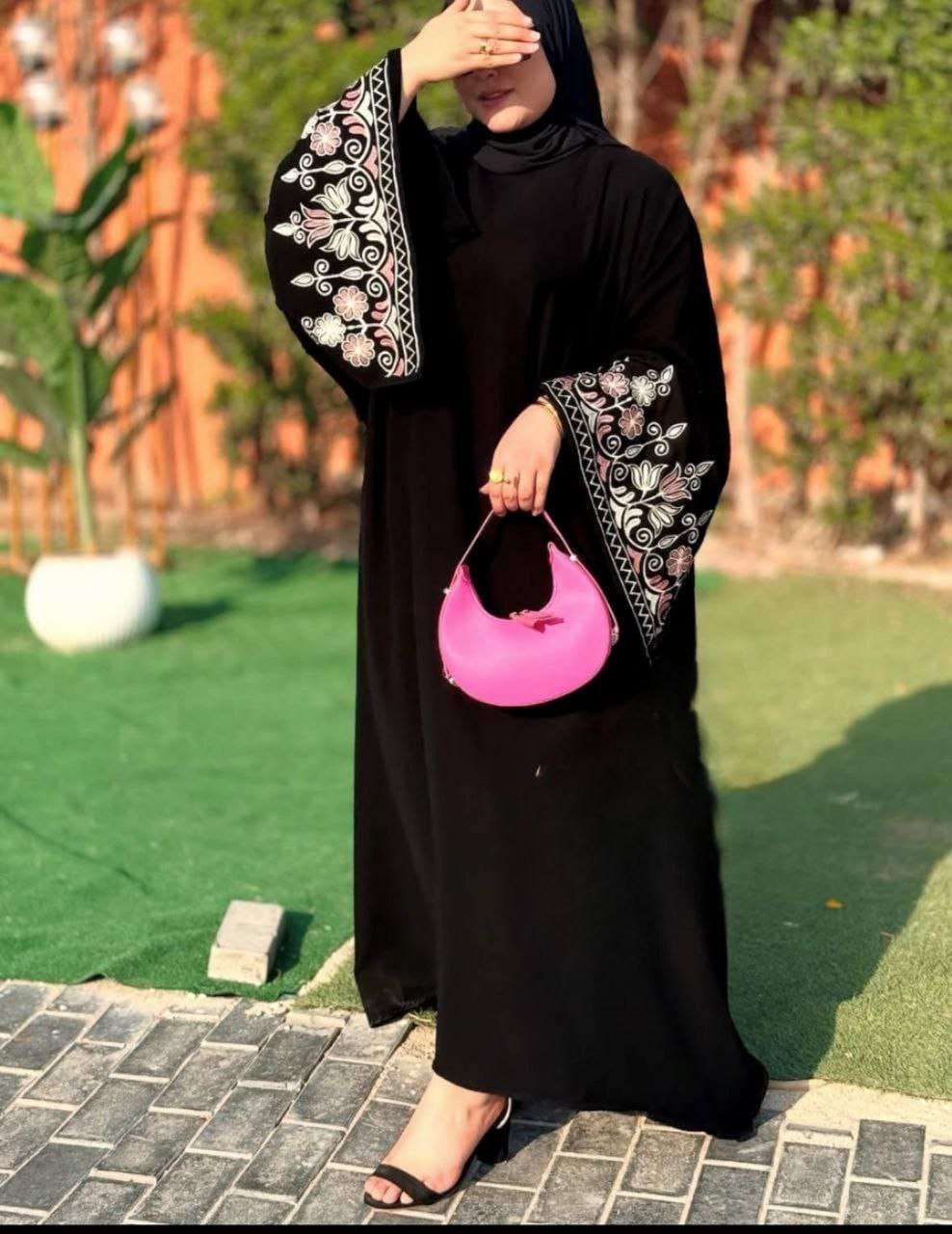 عبايه كم تطريز