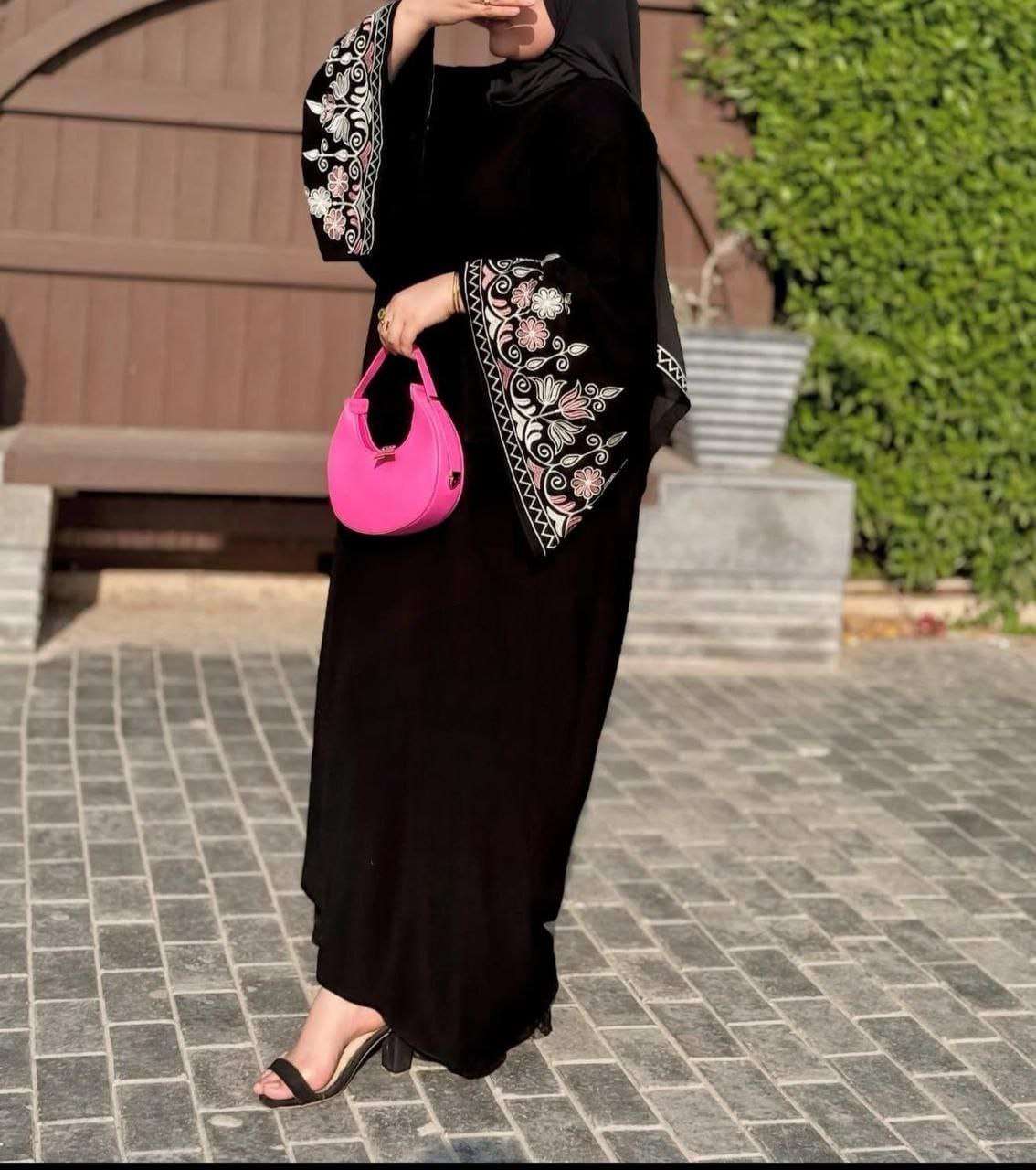 عبايه كم تطريز