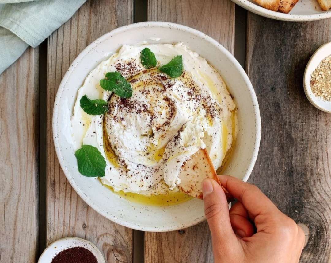 جبنة بريميوم أوليف premium olive وزن ١٥٠جرام