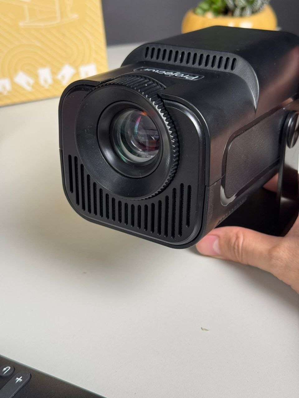 بروجكتور hy320