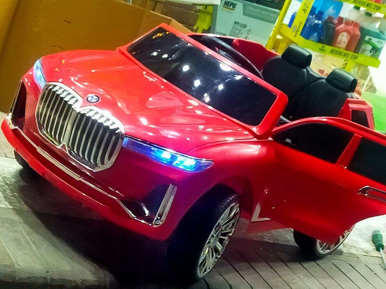 عربيهBmwx74 موتور 2 بطارية 6 وات  موتورين دفع خلفي