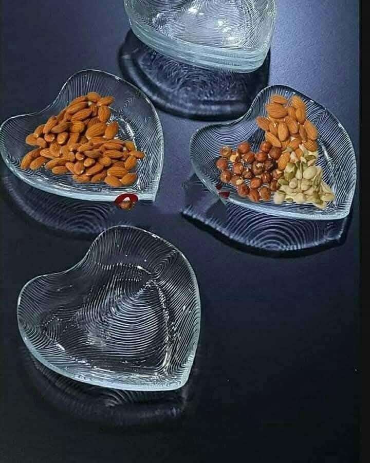 طقم تسالى زجاج شكل قلب