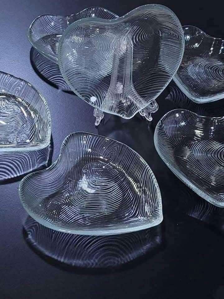 طقم تسالى زجاج شكل قلب
