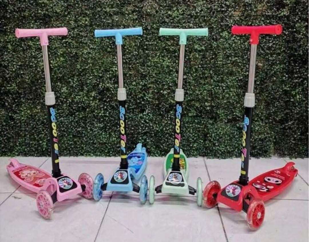 سكوتر بعجل رابر مضئ