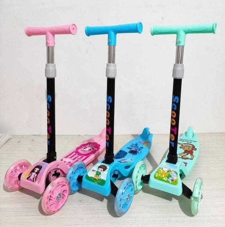سكوتر بعجل رابر مضئ