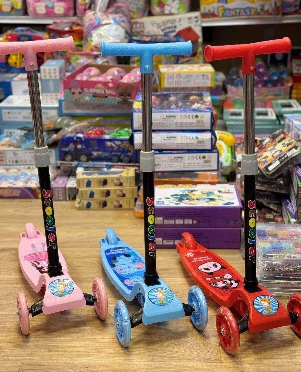 سكوتر بعجل رابر مضئ