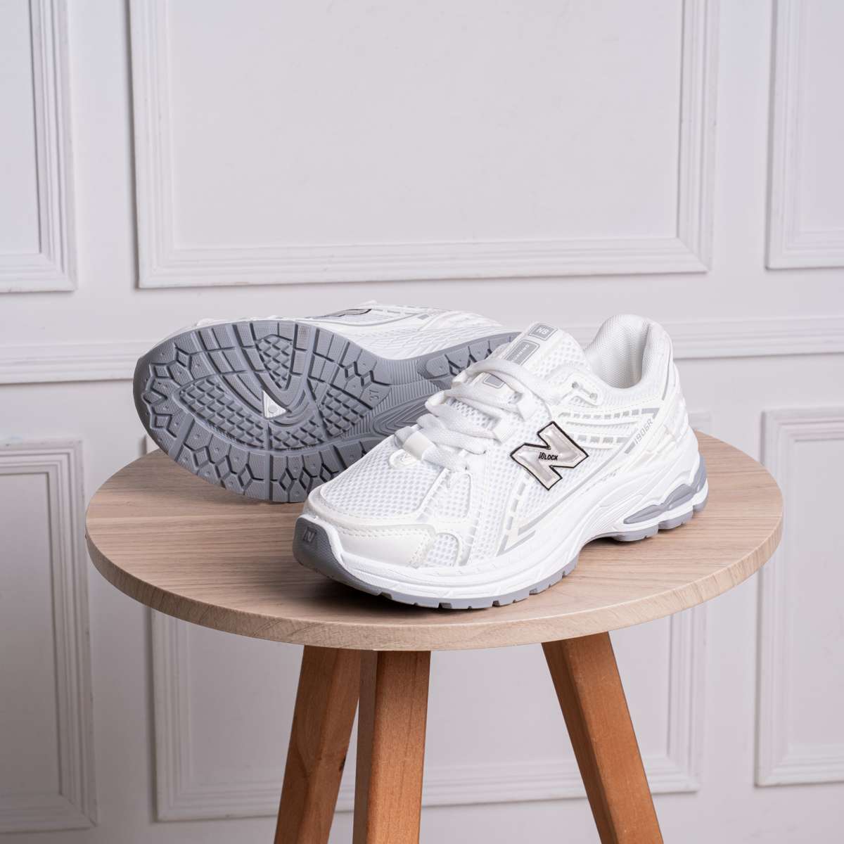 جزمة New Balance SV65