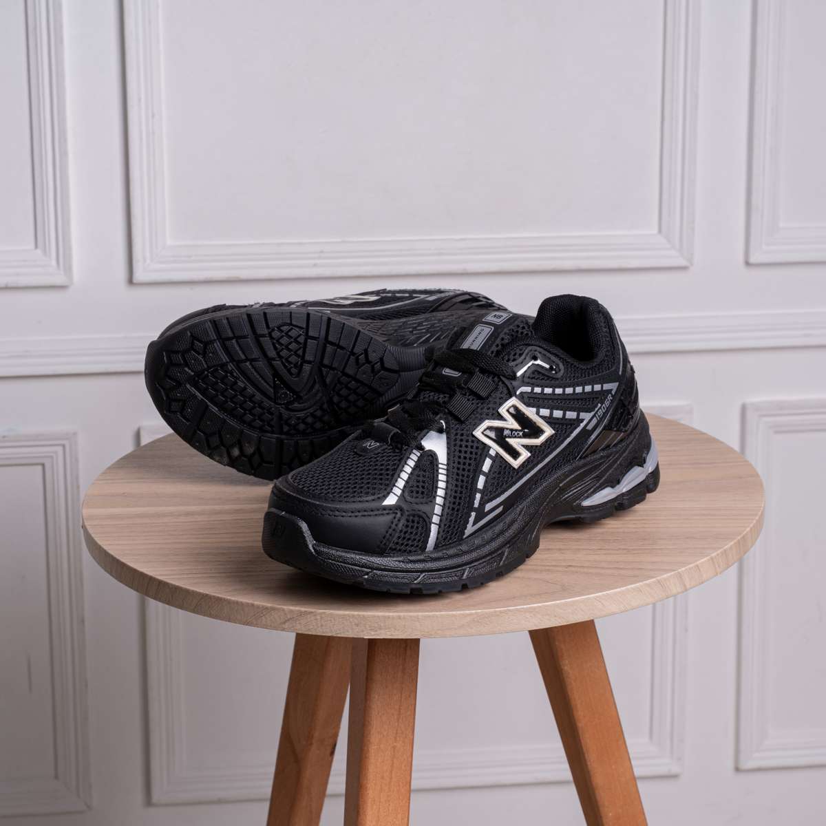 جزمة New Balance SV65