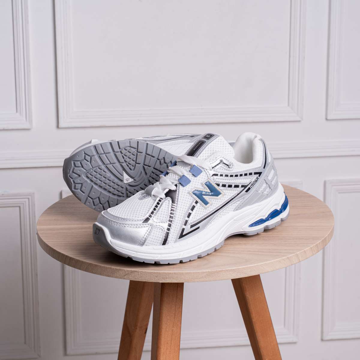جزمة New Balance SV65