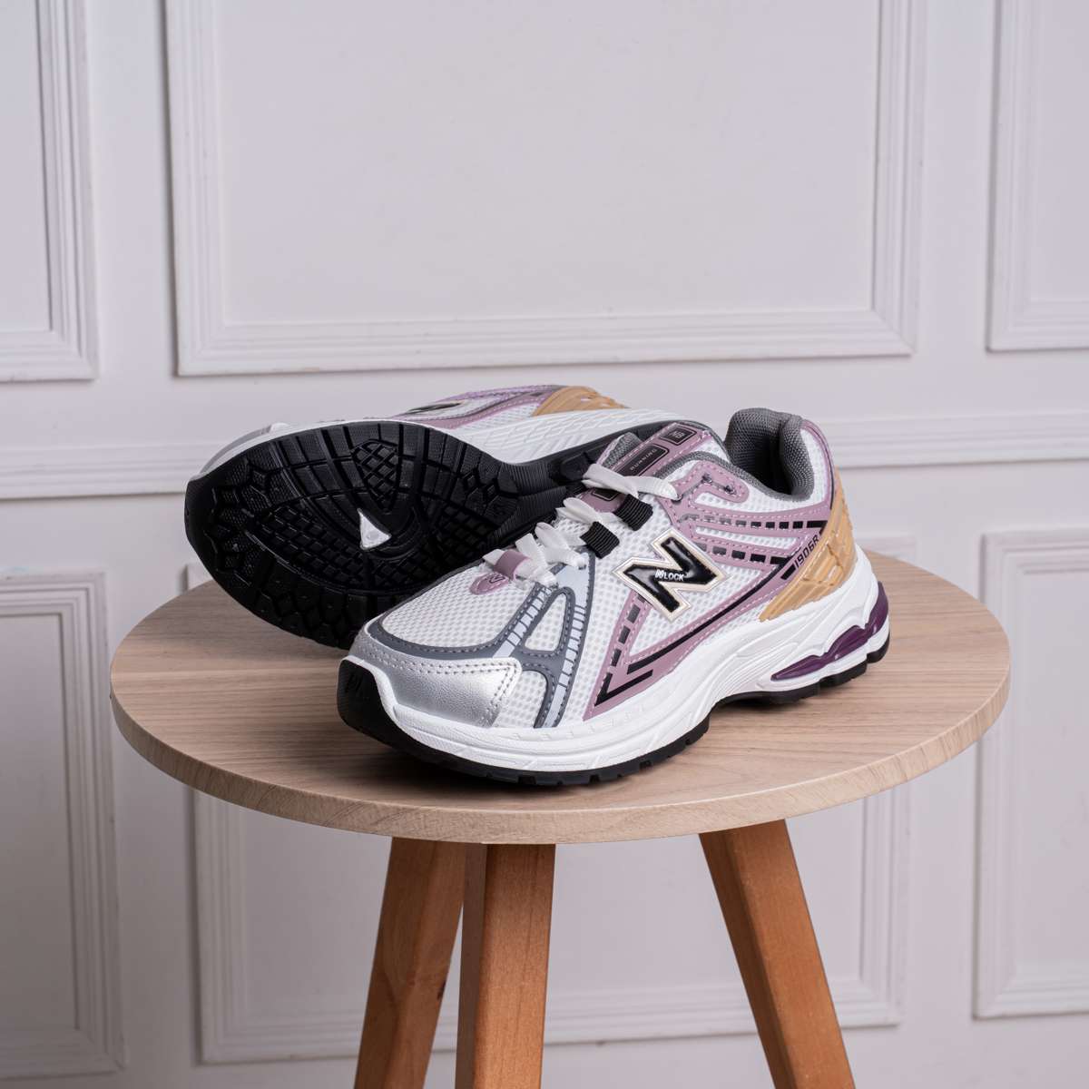 جزمة New Balance SV65