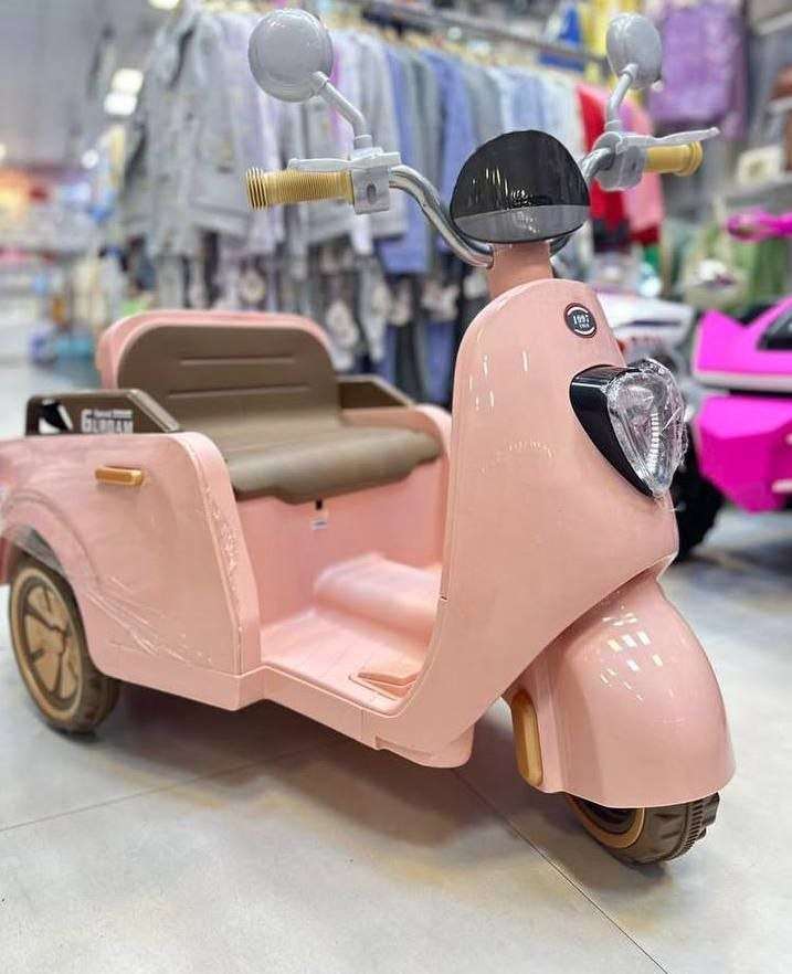 فيسبا السوبر اكبر حجم بتاخد طفلين بها جيب سري  تحمل لغاية60 كجم