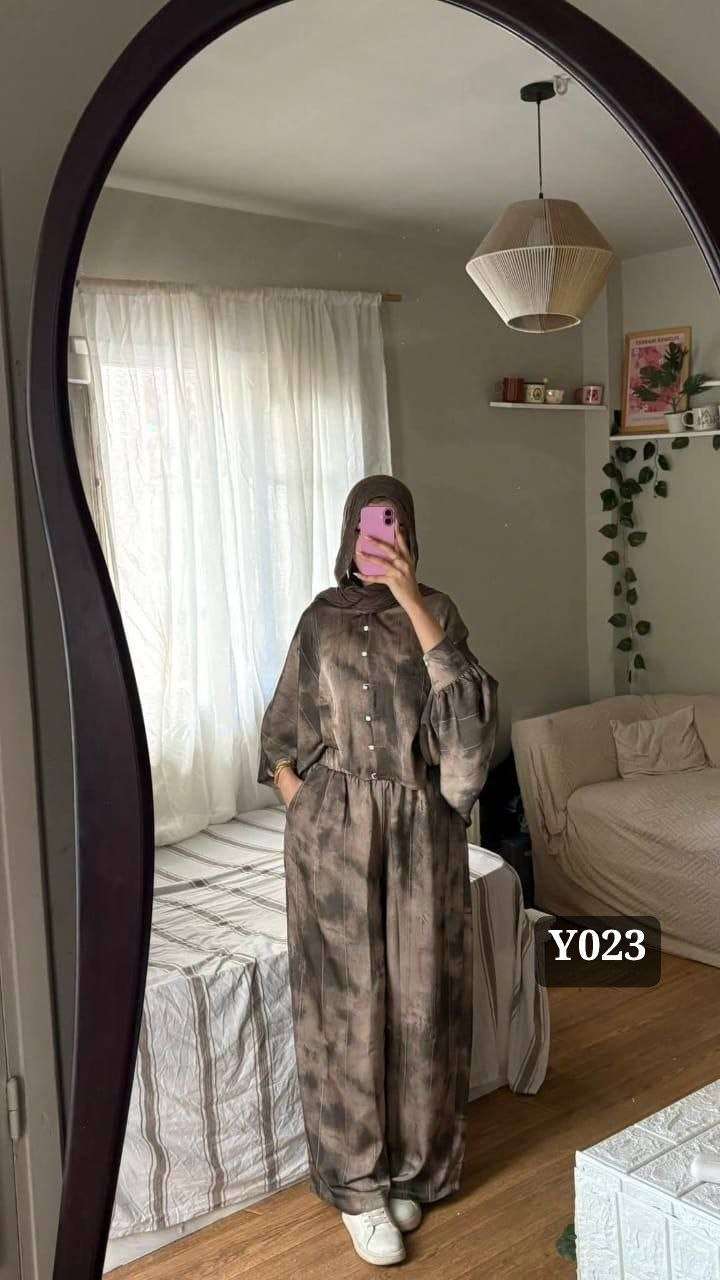 سوت بنشوه قطعتين مشبح بنطلون وايد ليج مميز