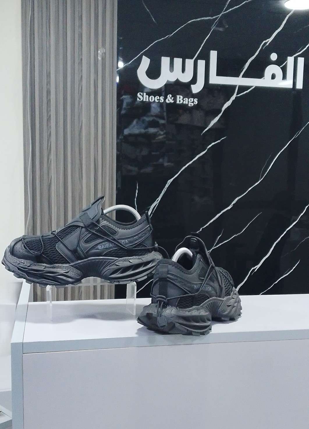 تريندى Balenciaga للرجال