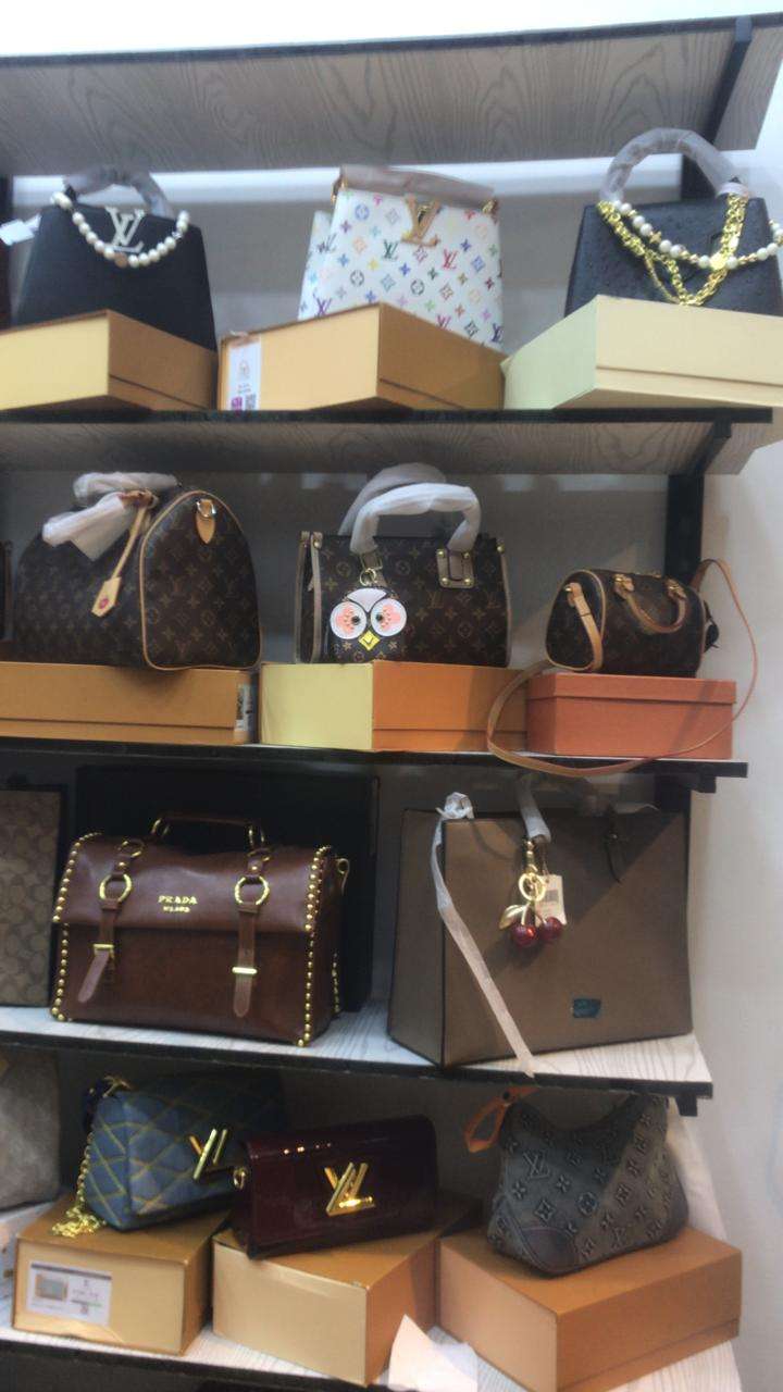 شنط حريمي ماركات