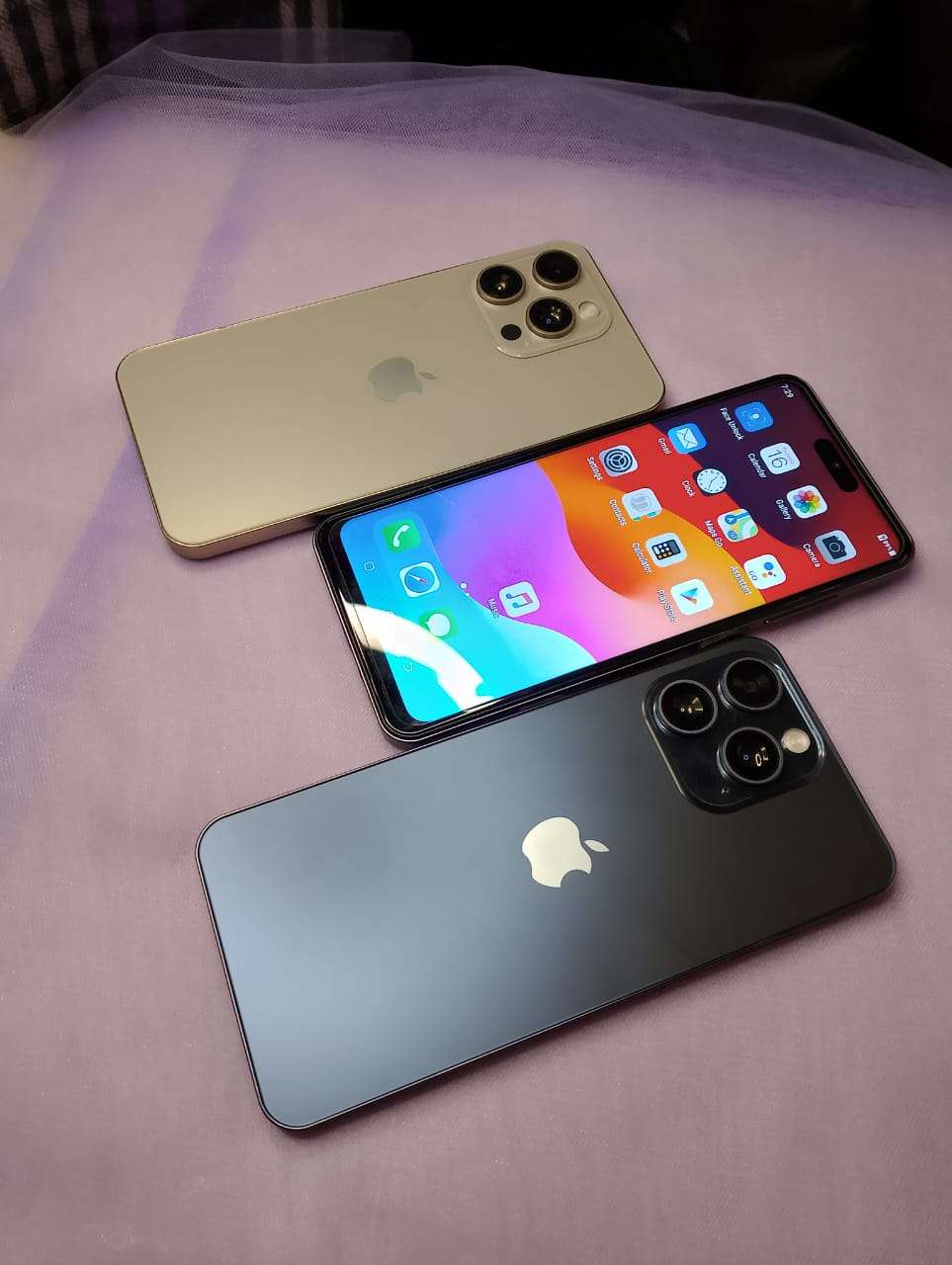 ipPhoOne 15 pro max كوبي