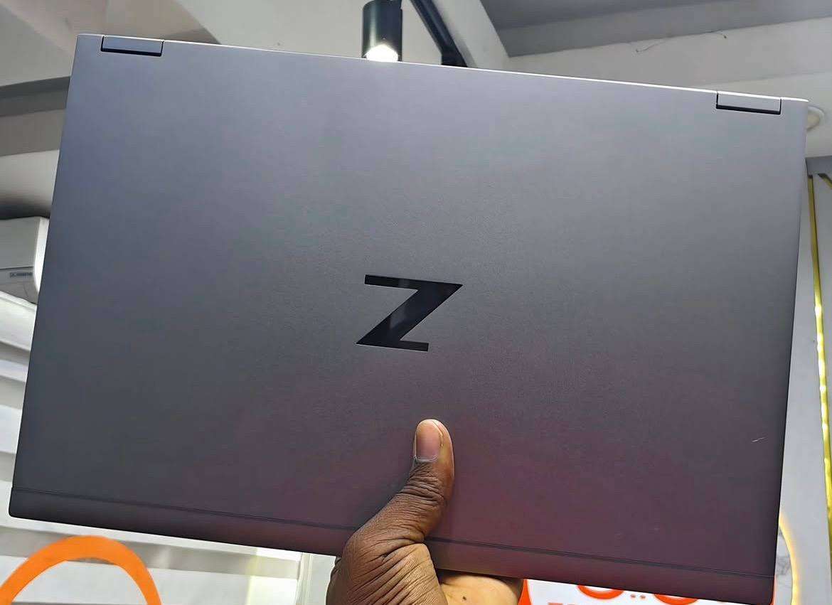 HP ZBOOK FURY G8 touch 4K