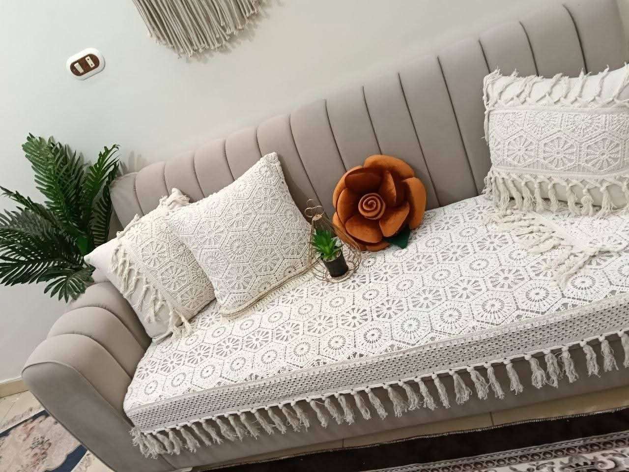 كنب مكرميه كنار شرارشيبالكنبه مقاس٢ متر