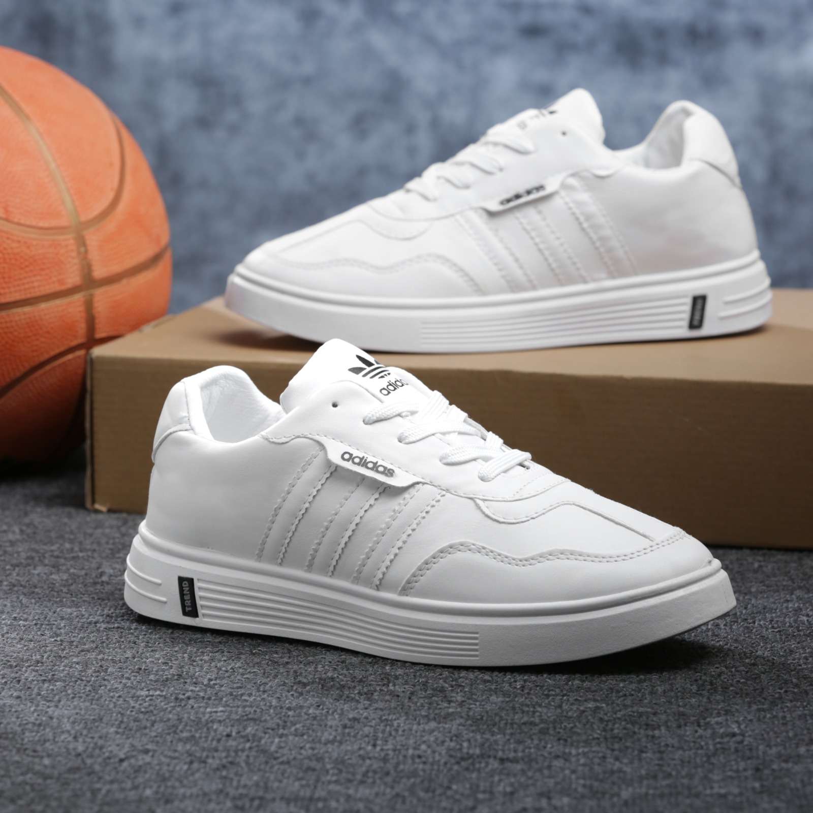 كوتشى Adidas R12