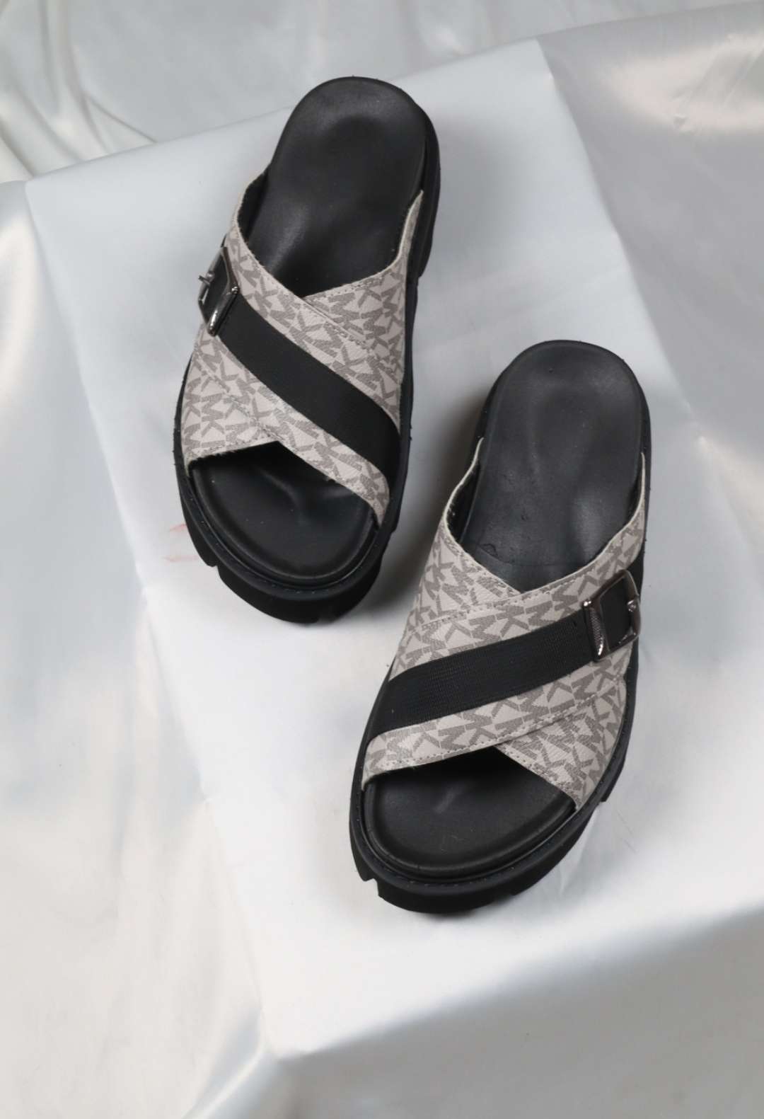 MK Men Slipper