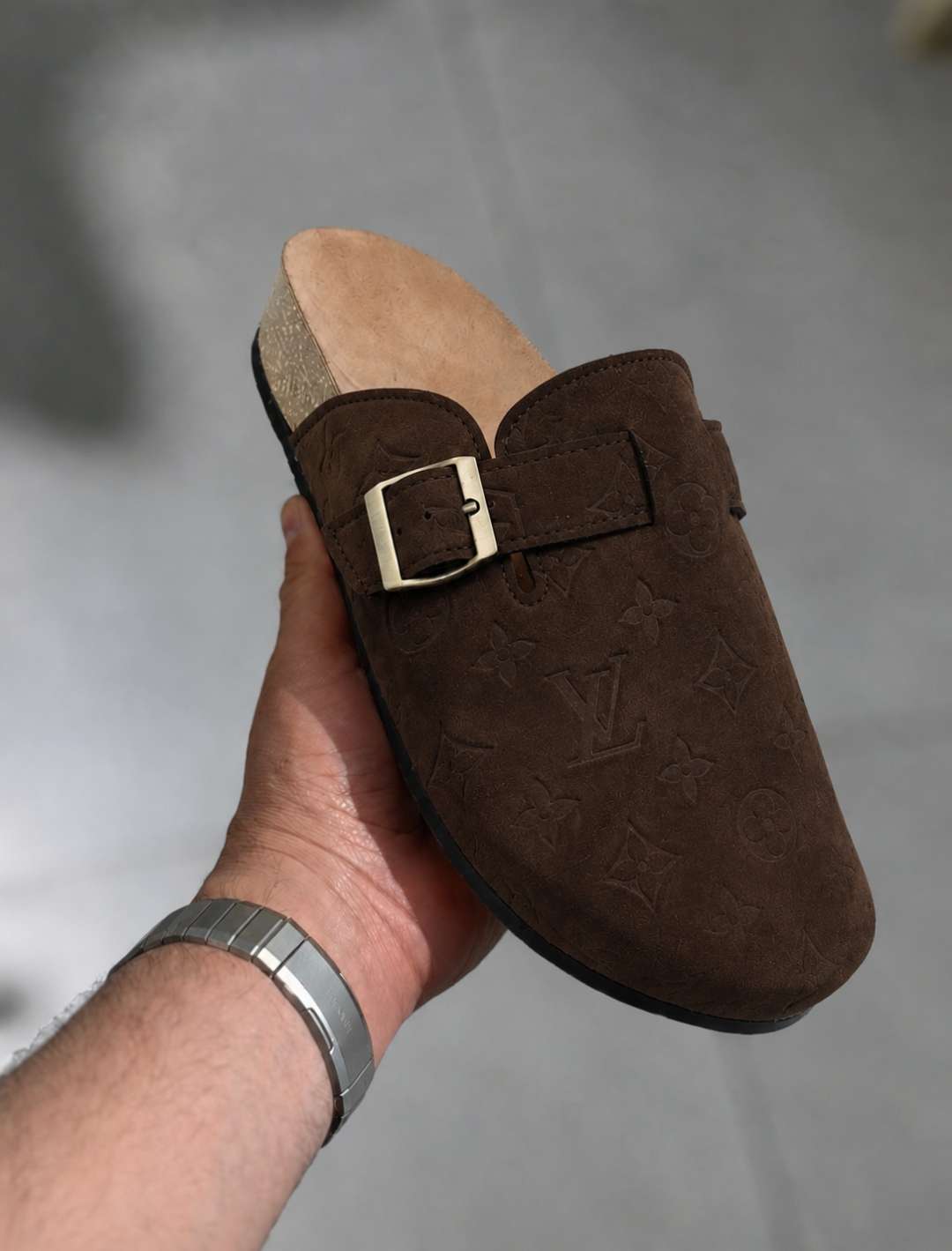 رجالى  و حريمى Louis Vuitton Clogs