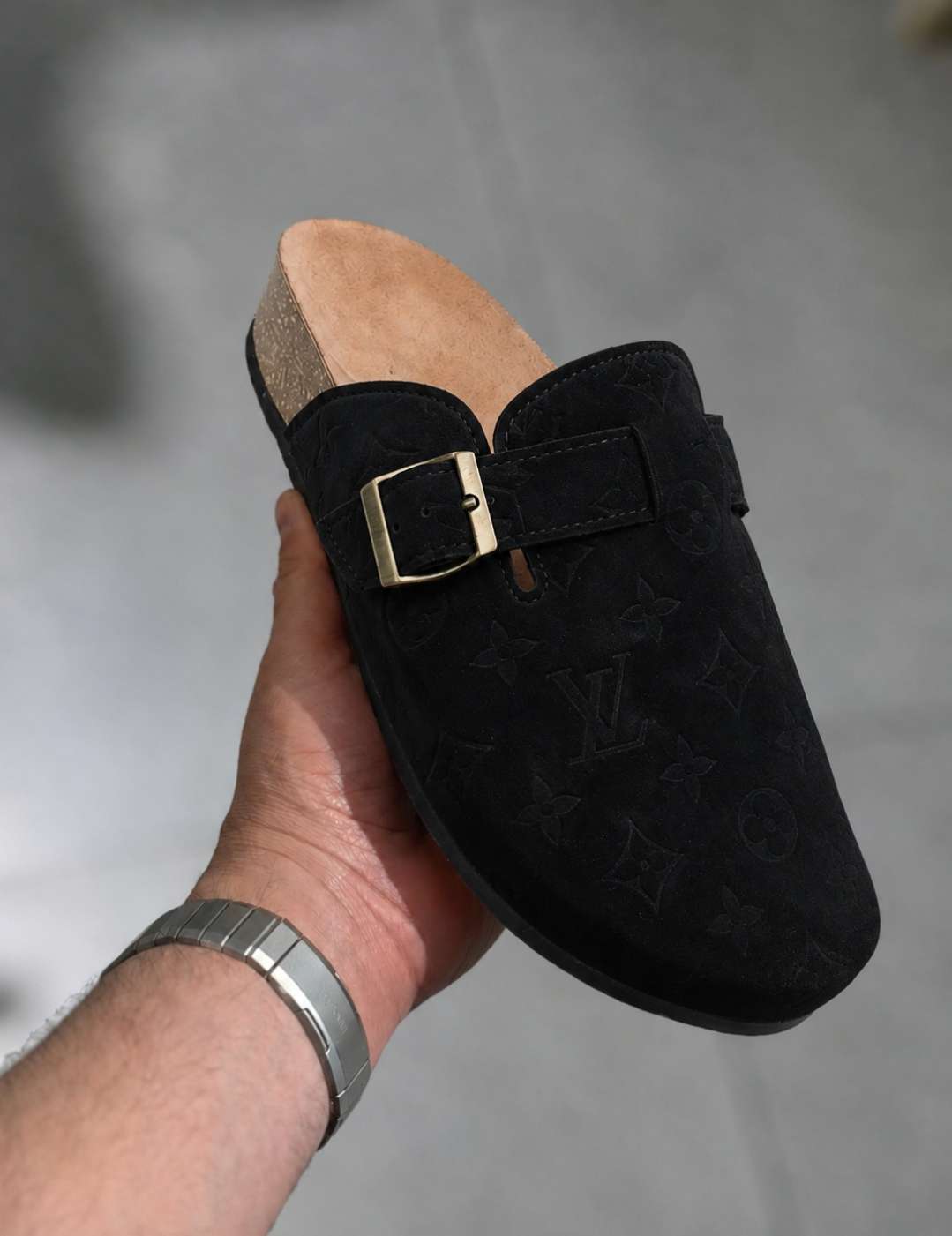 رجالى  و حريمى Louis Vuitton Clogs