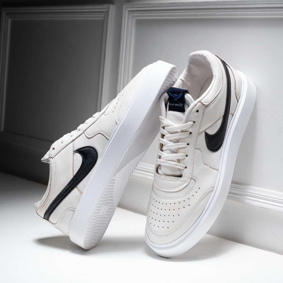 كوتشي Nike Sneakers