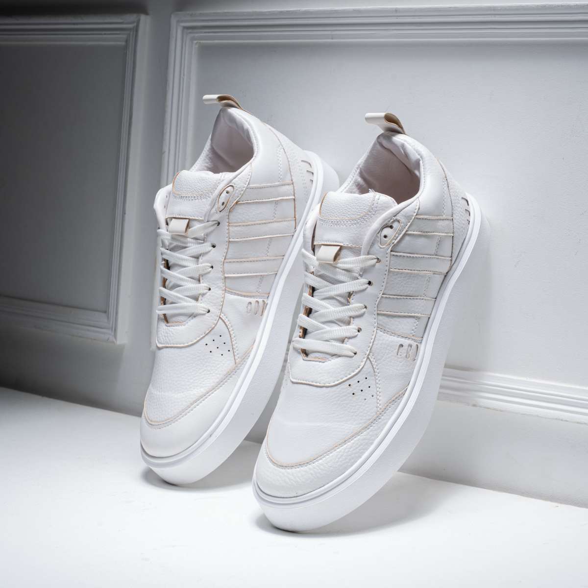 كوتشي Adidas Sneakers