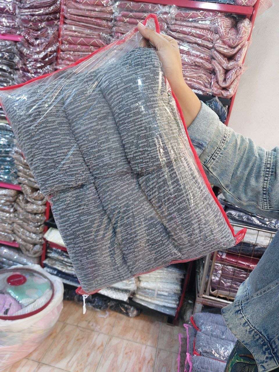 طقم 6 كراسي سفرة جاكار اسباني