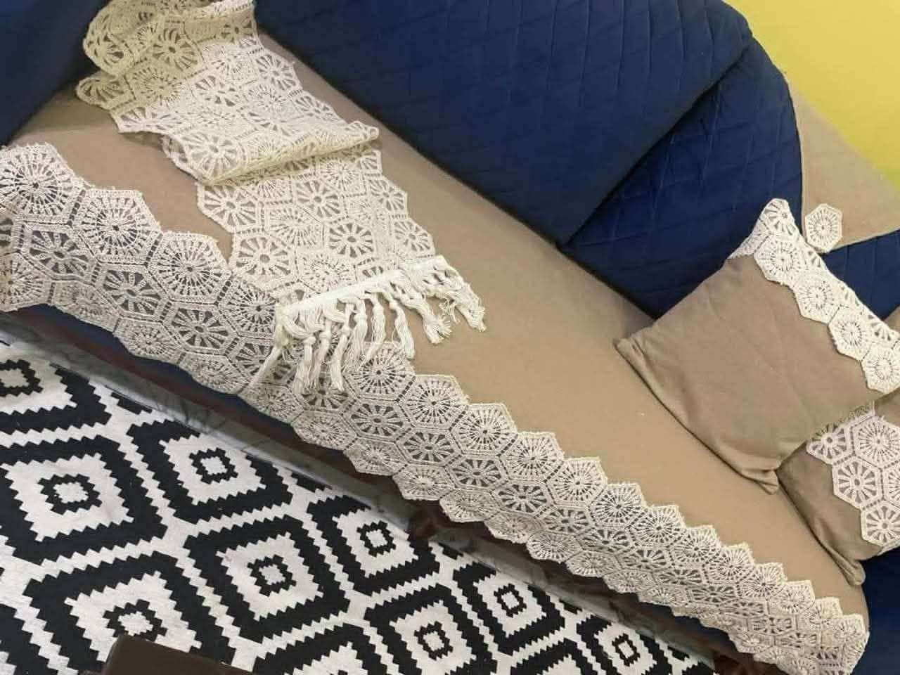طقم بياضات انتريه مكرميه دك 10 ق