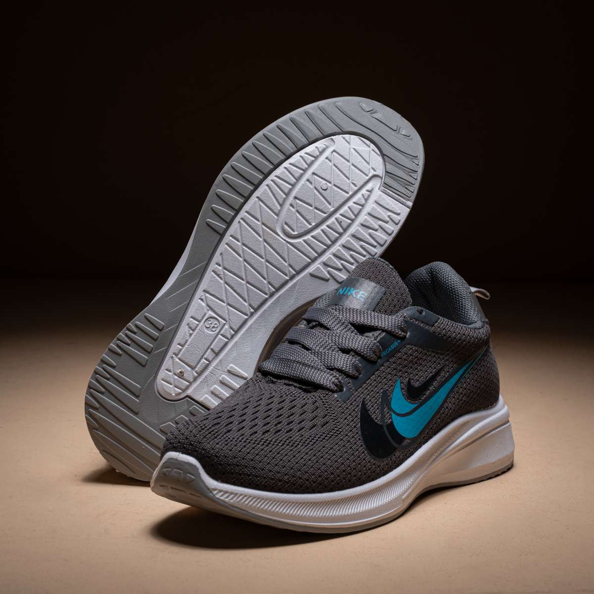 كوتشى Nike  DS2
