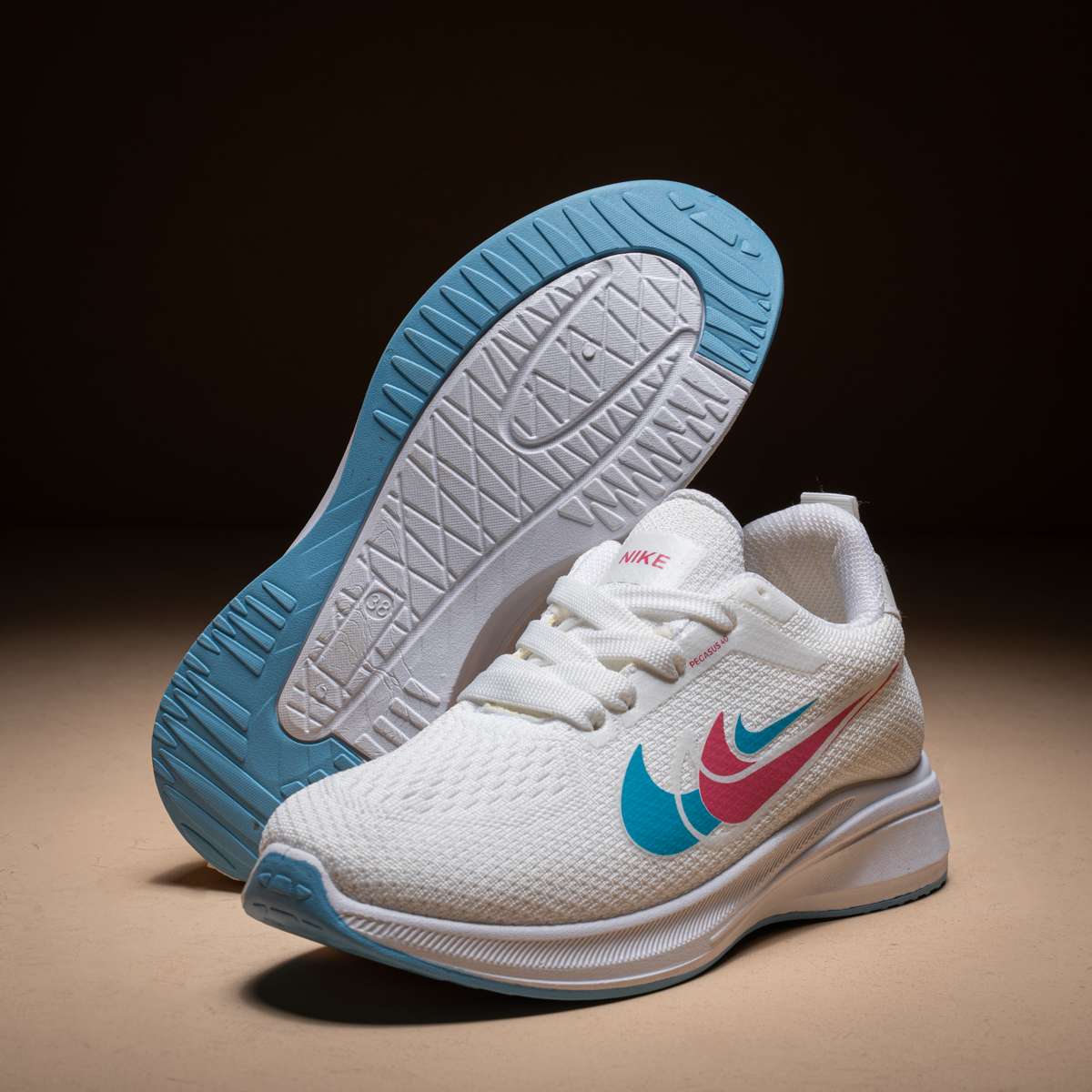 كوتشى Nike  DS2