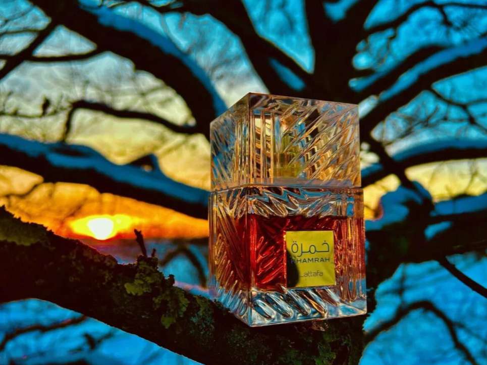 Khamrah Dukhan Lattafa Perfumes للرجال