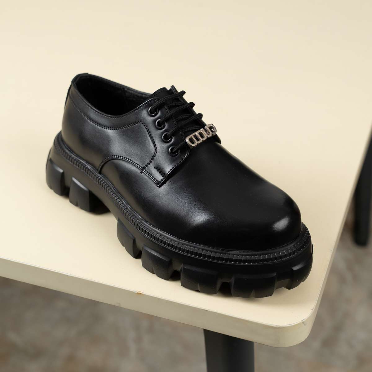 حذاء Chunky Cloud U Shoes Za7