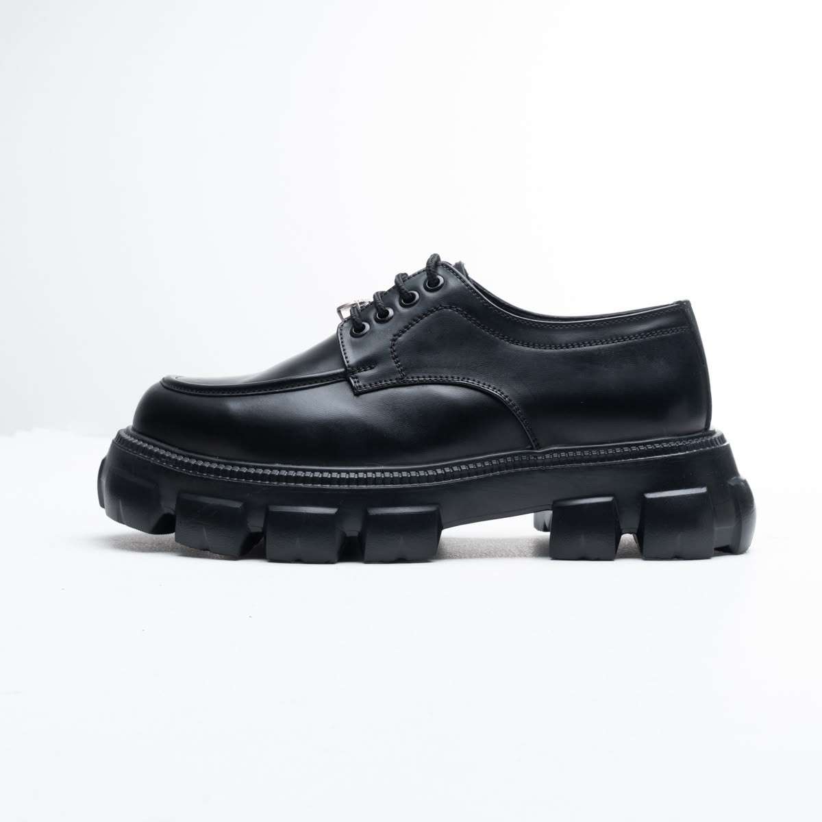 حذاء Chunky Cloud U Shoes Za6