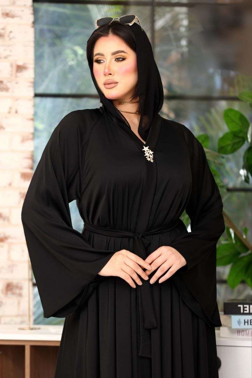 عباية سمراء