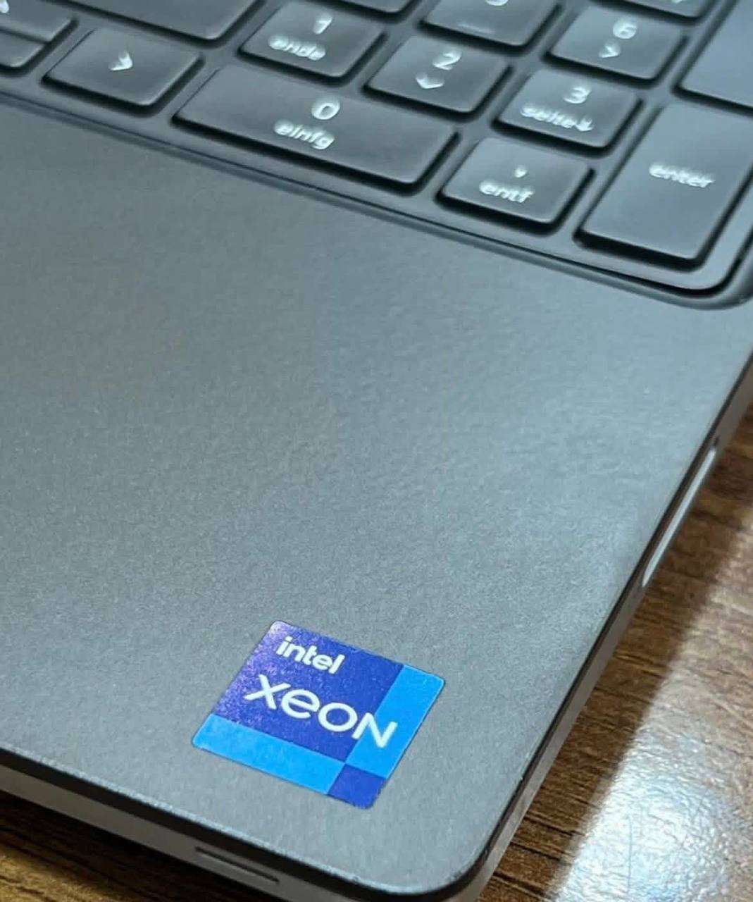 Dell Precision 7560 Workstation مع RTX A4000 8GB
