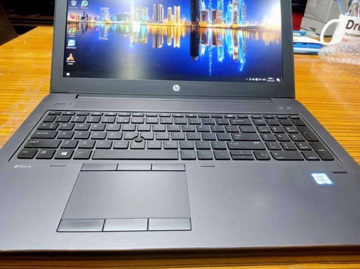HP ZBook 15 G3 Core i7 6700HQ 16GB RAM 512GB SSD مع كارتين شاشة