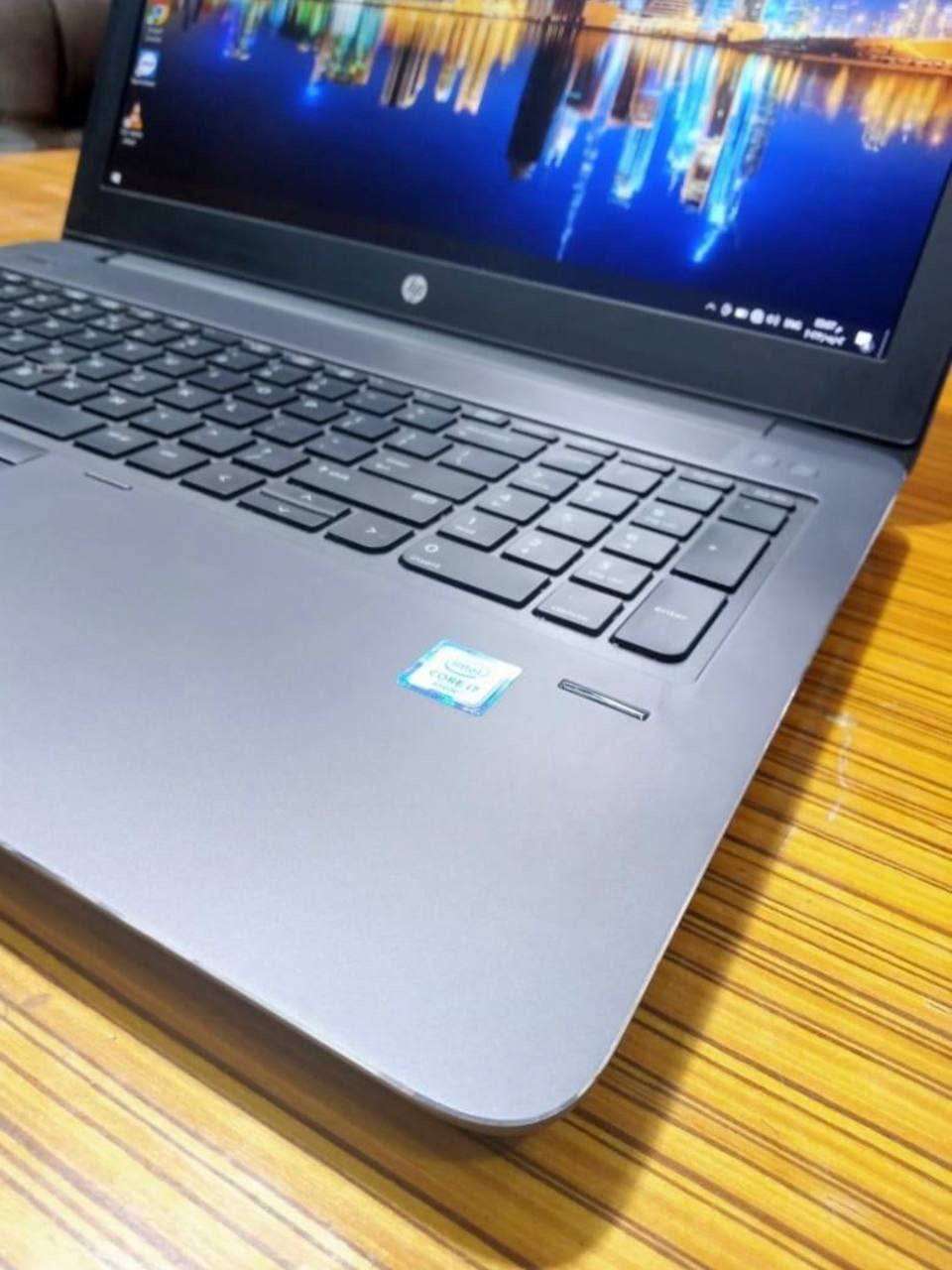 HP ZBook 15 G3 Core i7 6700HQ 16GB RAM 512GB SSD مع كارتين شاشة